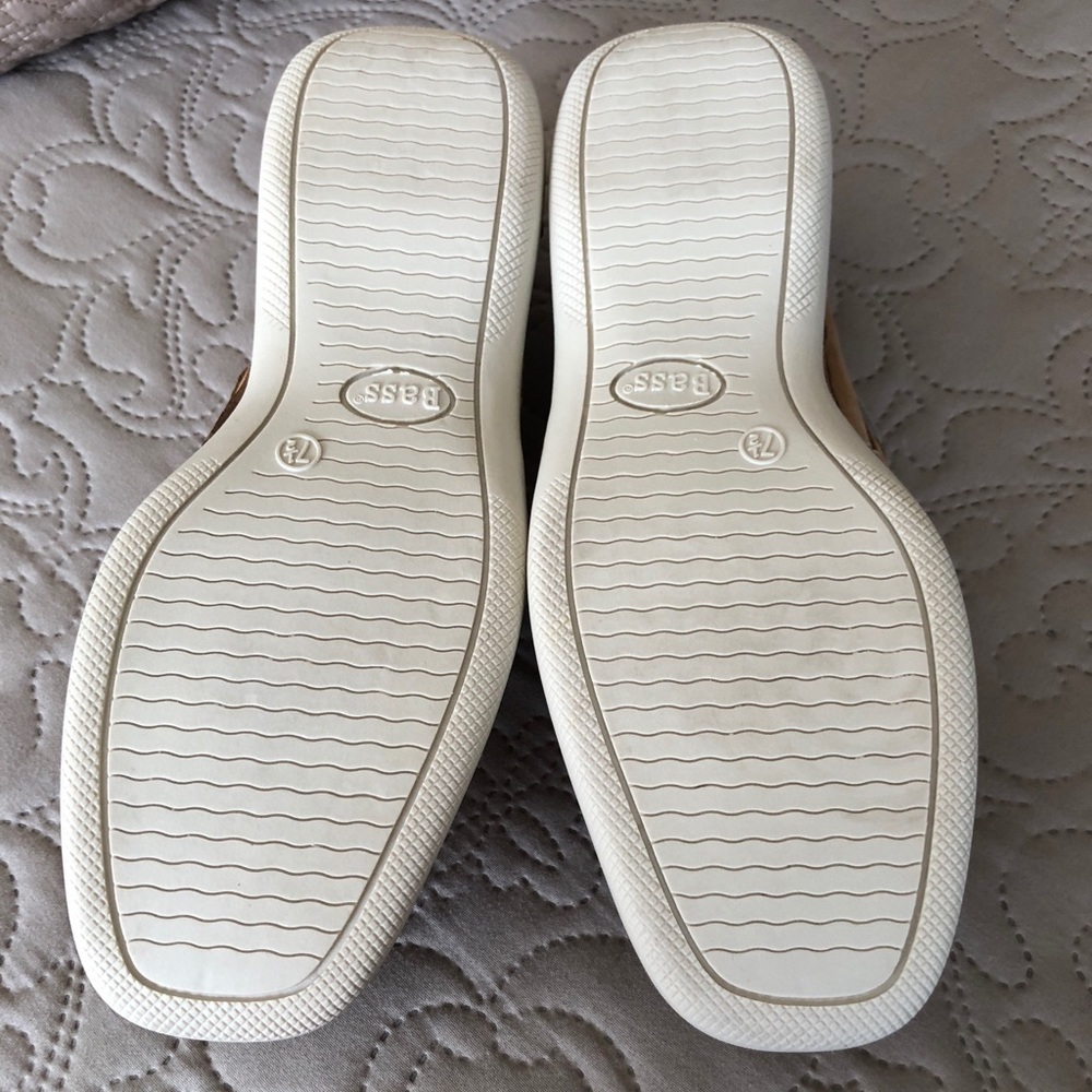 Bass Waverly Boat Shoes - Color:Sand - Size 7 1/2 - Picture 2 of 6